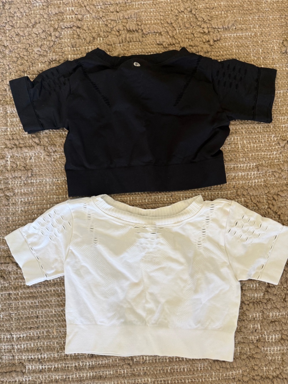 Lightweight Knit Short Sleeve Crop Workout Top - Black & White